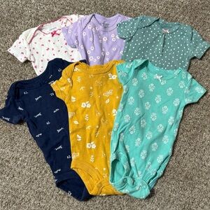 ⭐️Bundle of 6 Newborn girl onesies